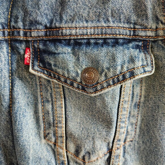 LEVI'S Sherpa Lined Trucker Jacket - Picture 8 of 11